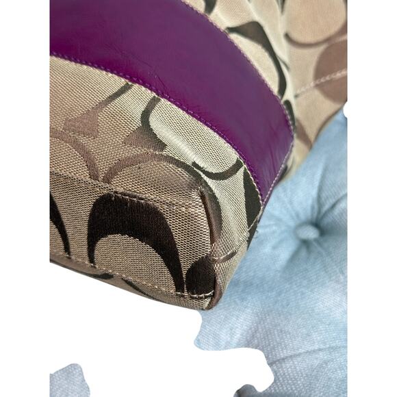 Coach Beige/Magenta Canvas Signature and Patent Large Hobo Crossbody Bag - Picture 9 of 13